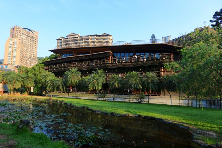10 Examples of Sustainable Architecture Around the World - RMJM